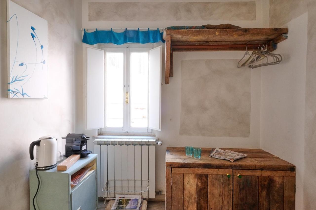 La Boheme Suite With Ac And Wifi Lucca Luaran gambar