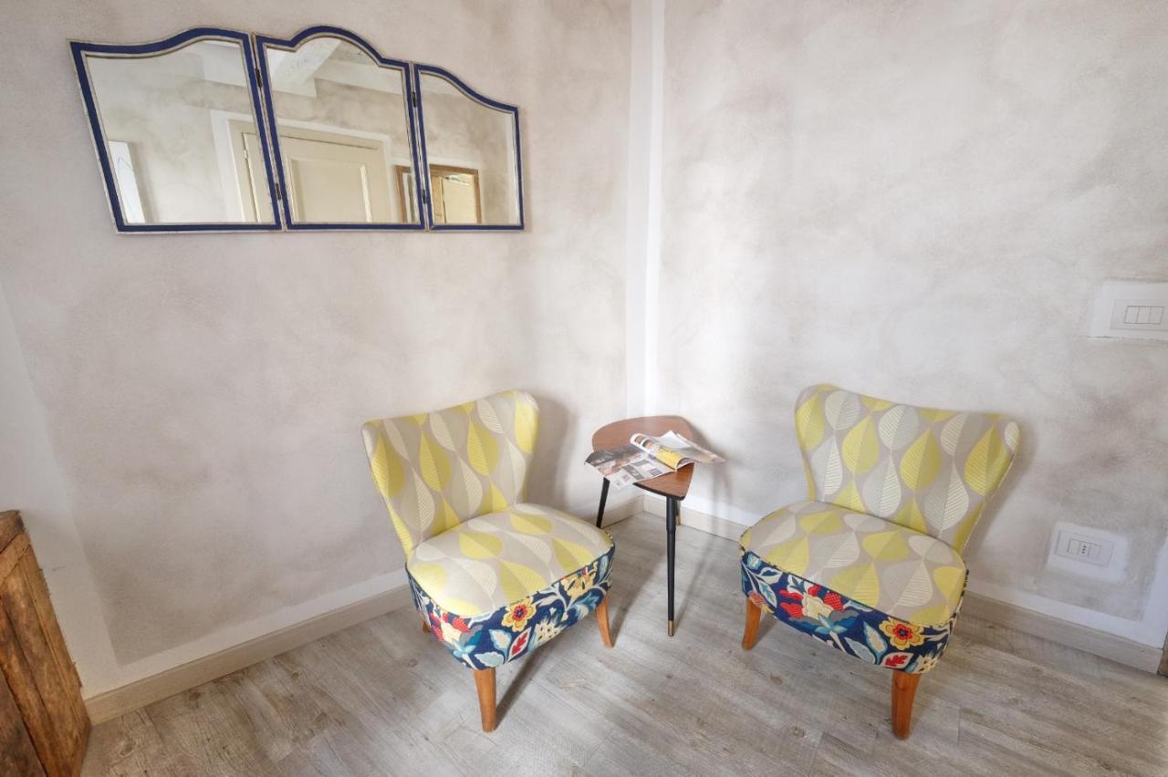 La Boheme Suite With Ac And Wifi Lucca Luaran gambar