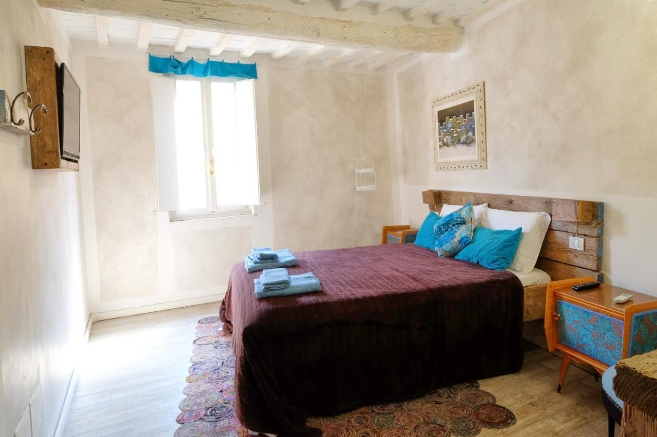La Boheme Suite With Ac And Wifi Lucca Luaran gambar