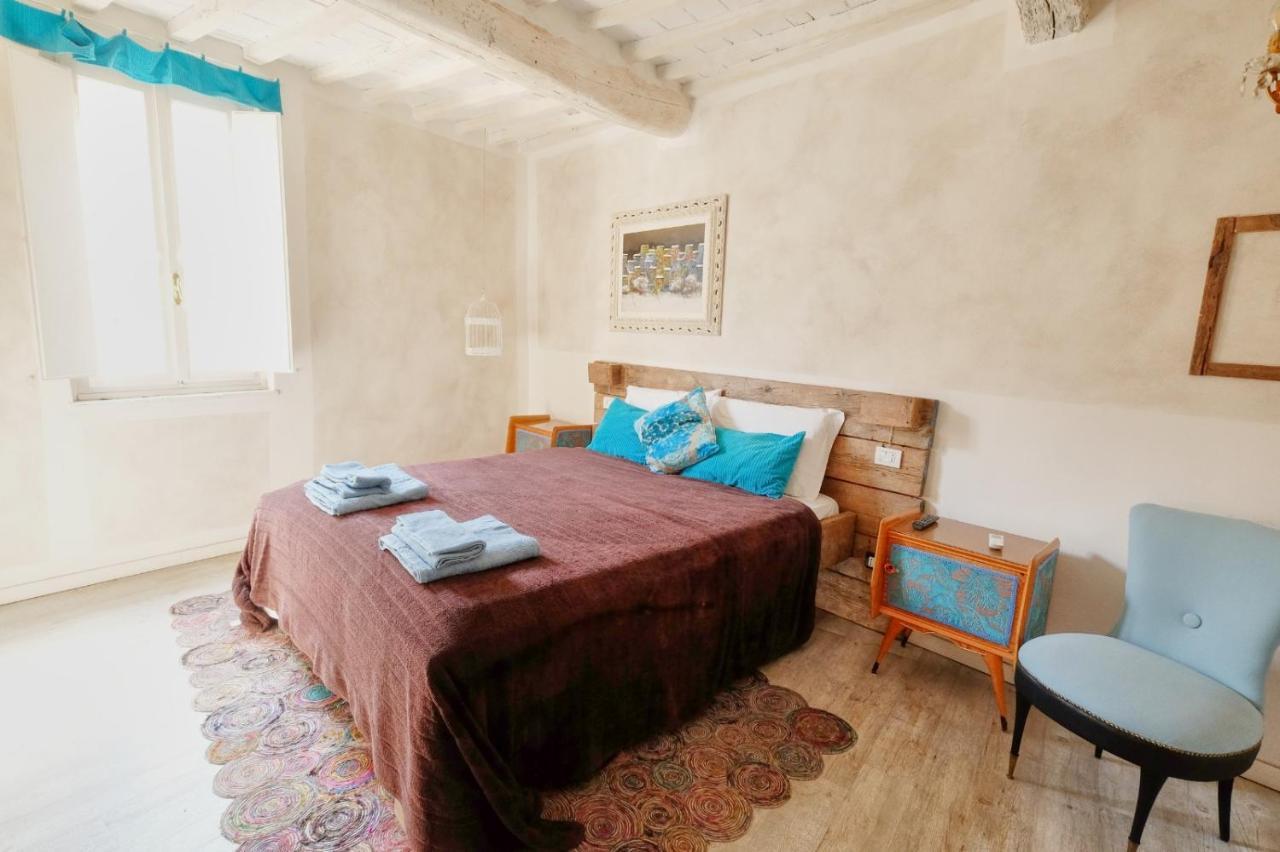La Boheme Suite With Ac And Wifi Lucca Luaran gambar